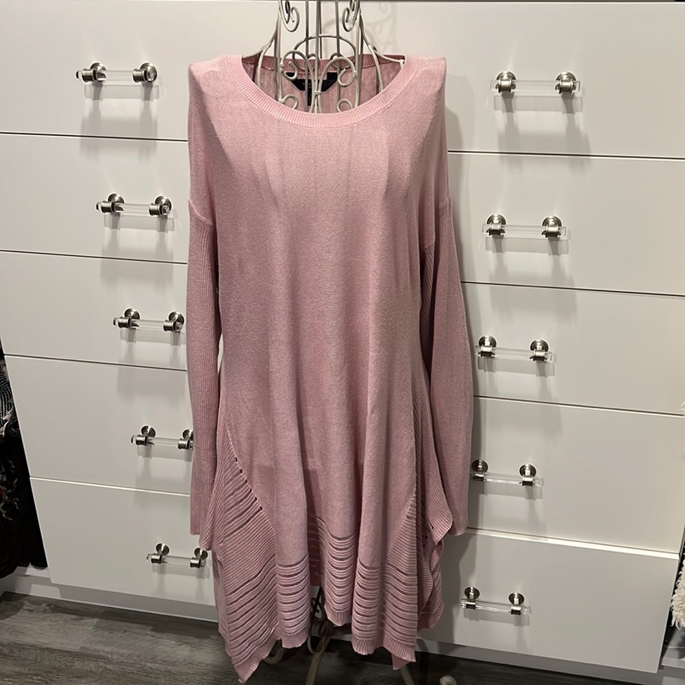 Vera Wang tunic top, size L